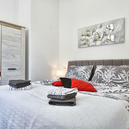 Apartment 20M From Arena Pula Extérieur photo