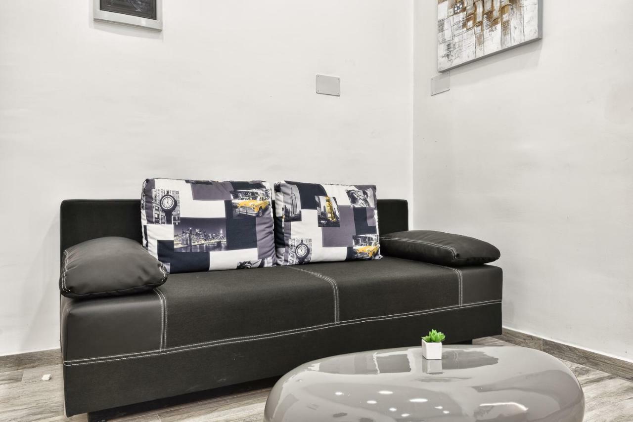Apartment 20M From Arena Pula Extérieur photo