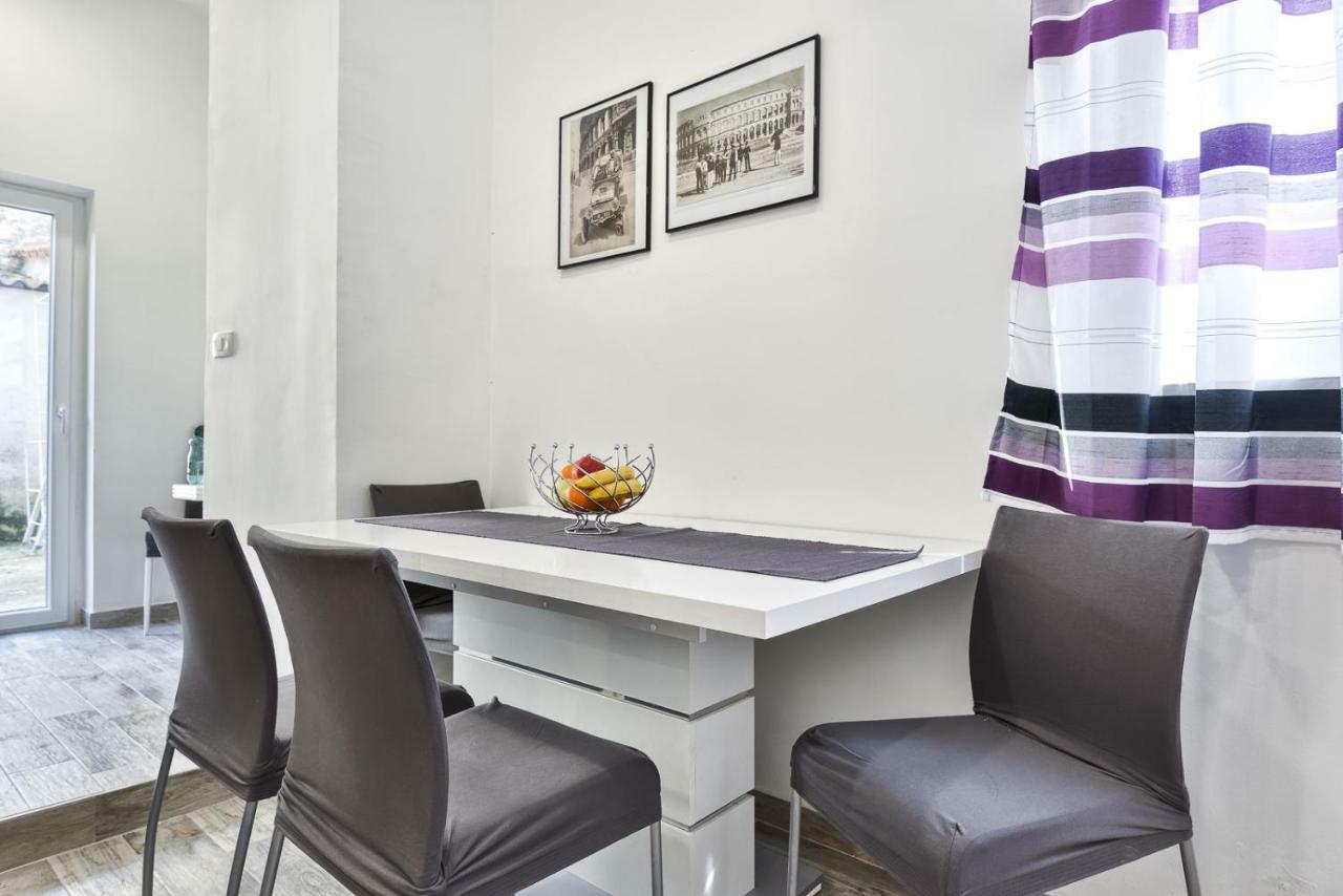 Apartment 20M From Arena Pula Extérieur photo