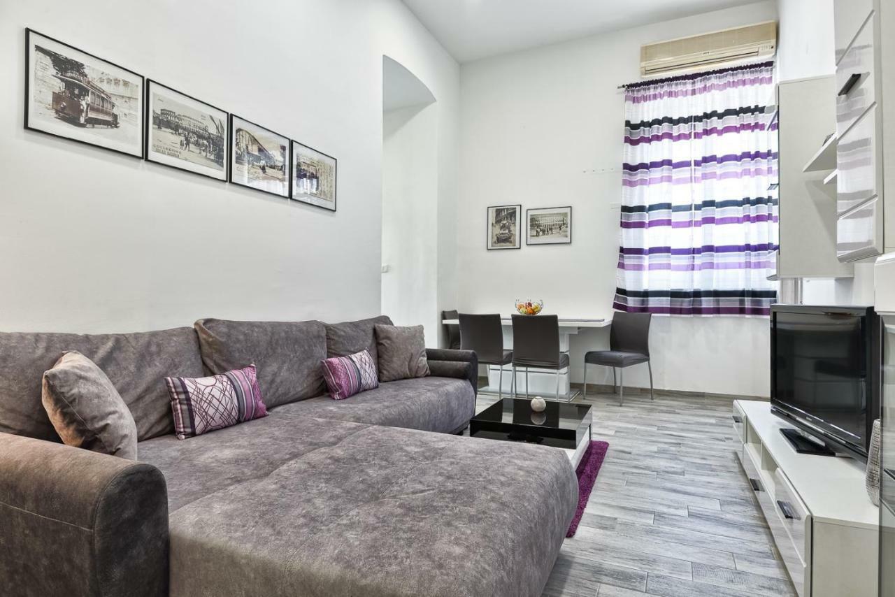 Apartment 20M From Arena Pula Extérieur photo