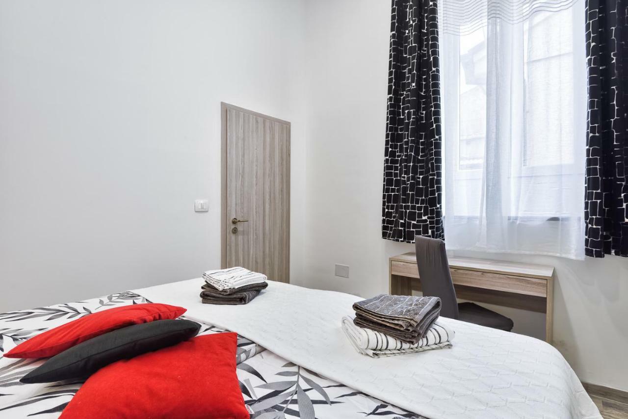 Apartment 20M From Arena Pula Extérieur photo